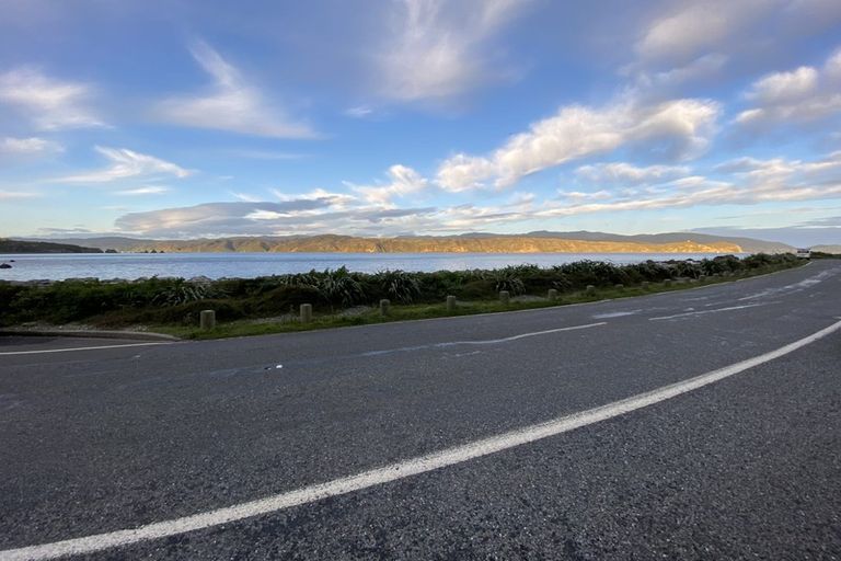 Photo of property in 168 Breaker Bay Road, Breaker Bay, Wellington, 6022