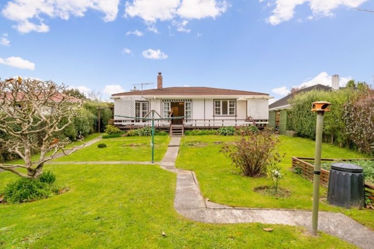 Photo of property in 15 Holdsworth Avenue, Trentham, Upper Hutt, 5018