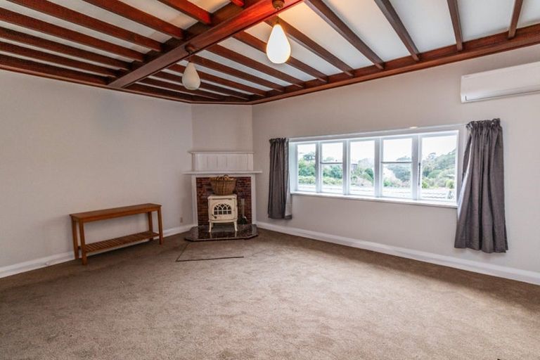 Photo of property in 43 Ngaio Road, Kelburn, Wellington, 6012