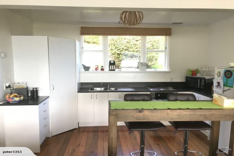 Photo of property in 8 Bewley Avenue, Macandrew Bay, Dunedin, 9014