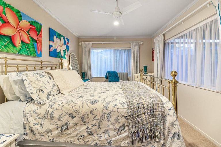 Photo of property in 4 Astor Place, Orewa, 0931