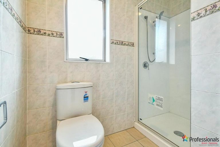 Photo of property in 18 Staten Place, Mangere, Auckland, 2022