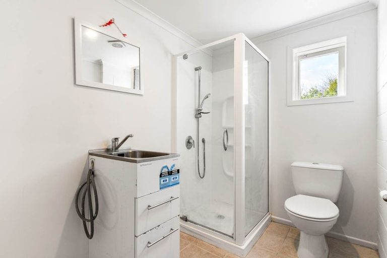 Photo of property in 9 Merchant Avenue, Te Atatu South, Auckland, 0610