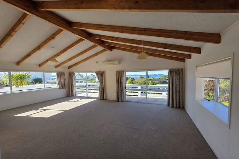 Photo of property in 16 Arohia Place, Snells Beach, 0920