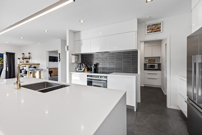 Photo of property in 22 Mercade Close, Stratford, 4332