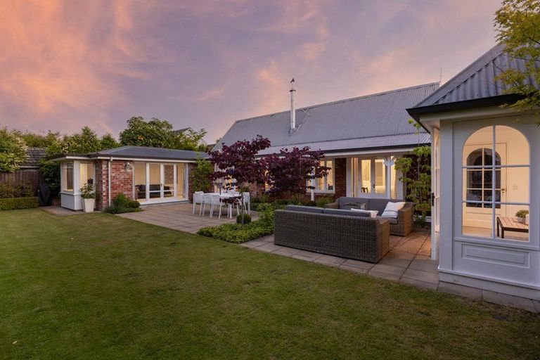 Photo of property in 40 Weka Street, Fendalton, Christchurch, 8041