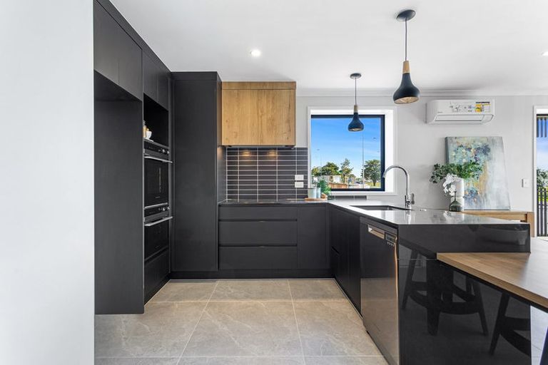 Photo of property in 2/2 Te Rito Road, Hobsonville, Auckland, 0616