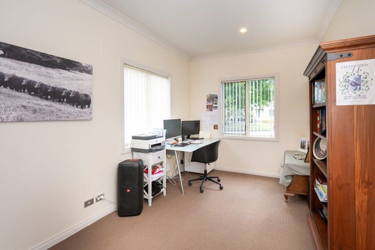 Photo of property in Heynes Place, 14 Heynes Place, Clive, 4102