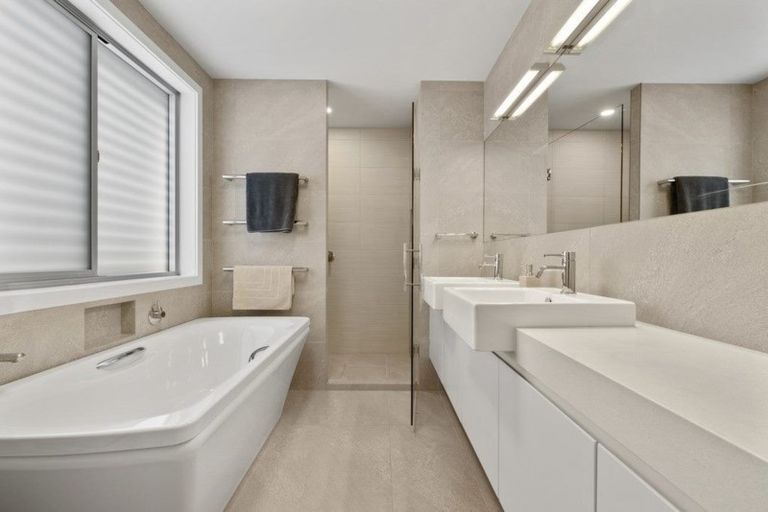 Photo of property in 8 Sylvan Park Avenue, Milford, Auckland, 0620