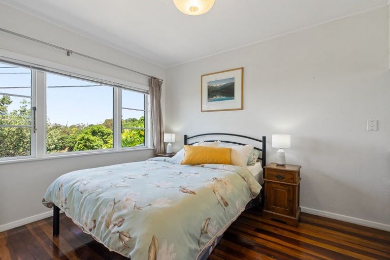 Photo of property in 7 Houghton Bay Road, Houghton Bay, Wellington, 6023