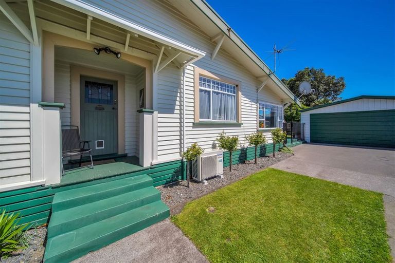 Photo of property in 29 Douglas Street, Hawera, 4610