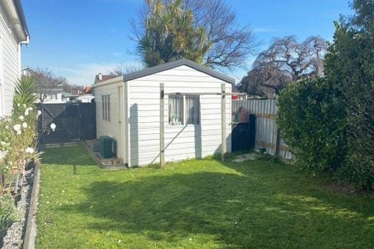 Photo of property in 129 Russell Street, Palmerston North, 4414