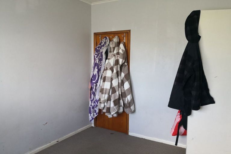Photo of property in 28 Windrush Close, Mangere, Auckland, 2022