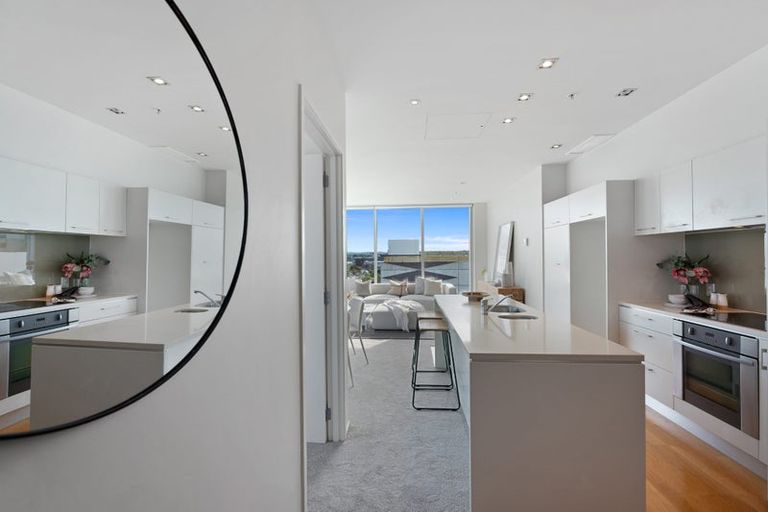 Photo of property in Sentinel Apartments, 504/3 Northcroft Street, Takapuna, Auckland, 0622