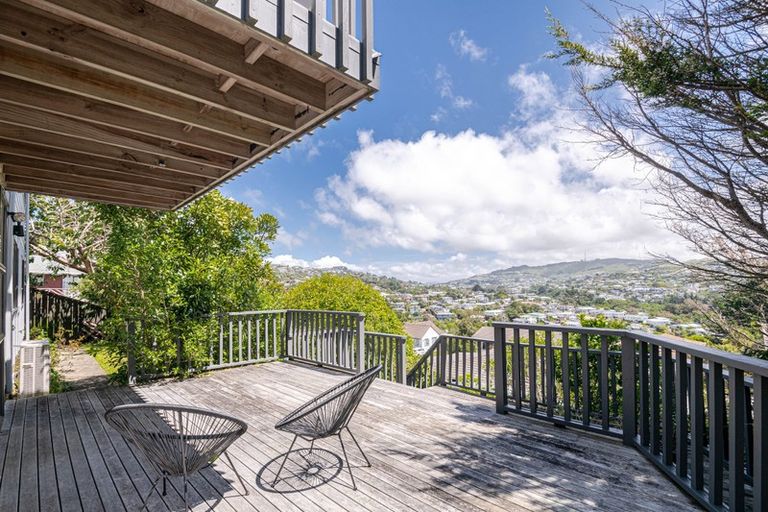 Photo of property in 16 Dominica Crescent, Grenada Village, Wellington, 6037