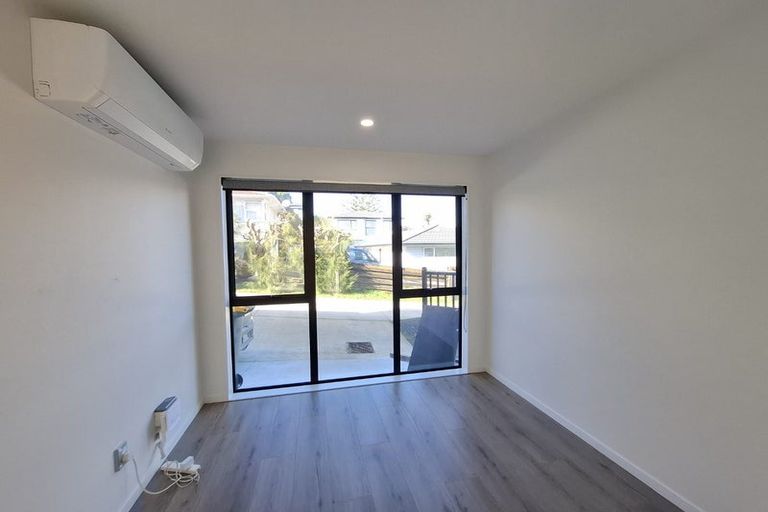 Photo of property in 70c Stanley Road, Glenfield, Auckland, 0629
