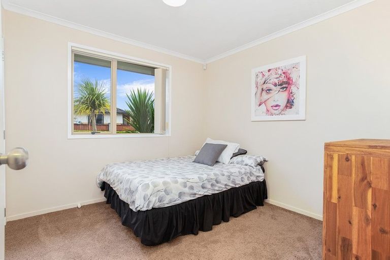 Photo of property in 13 O'sullivan Place, Waiuku, 2123
