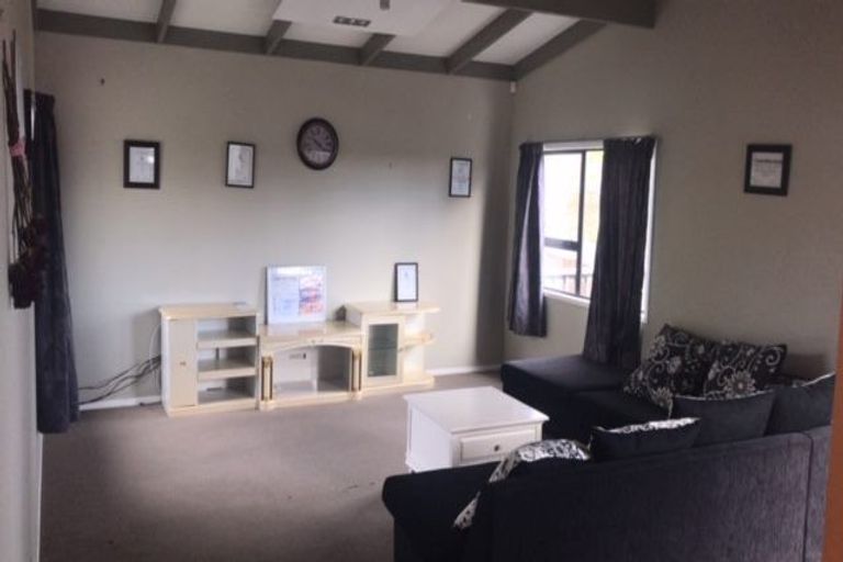 Photo of property in 34 De Quincey Terrace, Highland Park, Auckland, 2010