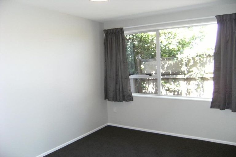 Photo of property in 2/417a Bower Avenue, Parklands, Christchurch, 8083