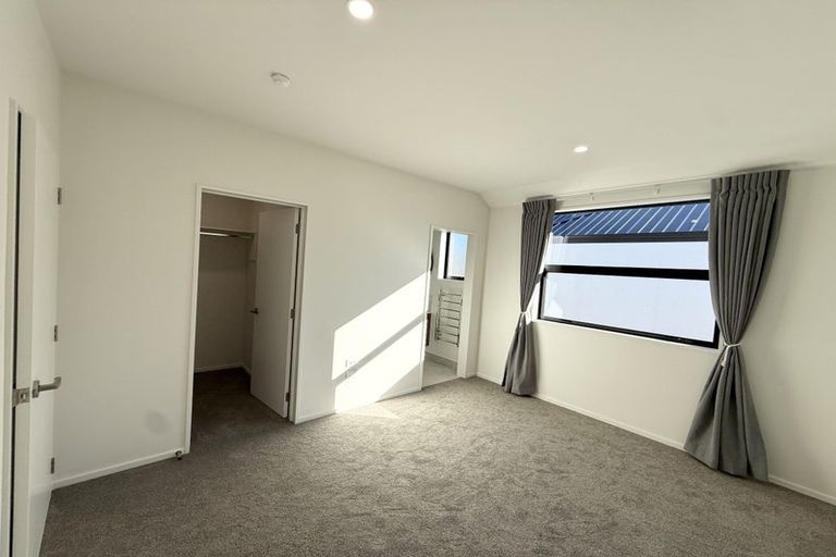 Photo of property in 2/84 Mcmahon Drive, Aidanfield, Christchurch, 8025