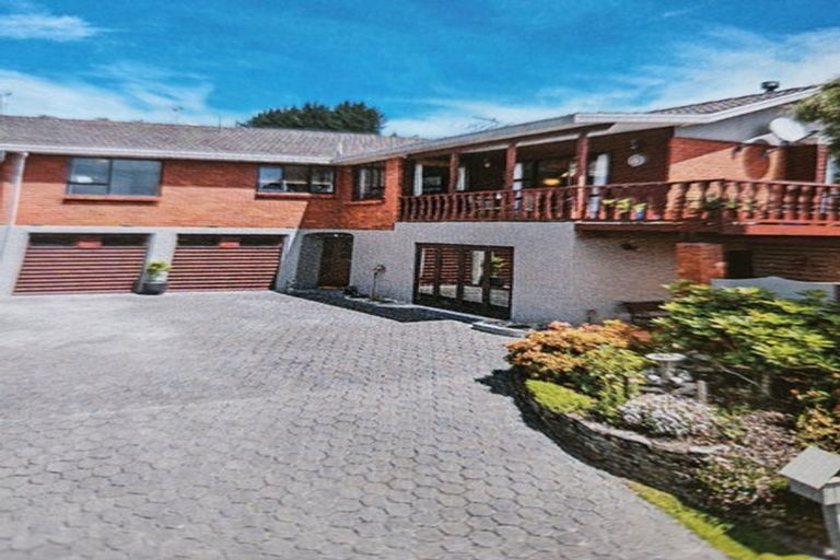 Photo of property in 70 Kinmont Crescent, Kinmont Park, Mosgiel, 9024