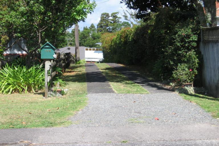 Photo of property in 156 Cliff View Drive, Green Bay, Auckland, 0604