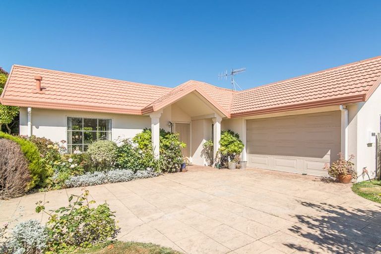 Photo of property in 25 Hadleigh Court, Paraparaumu, 5032