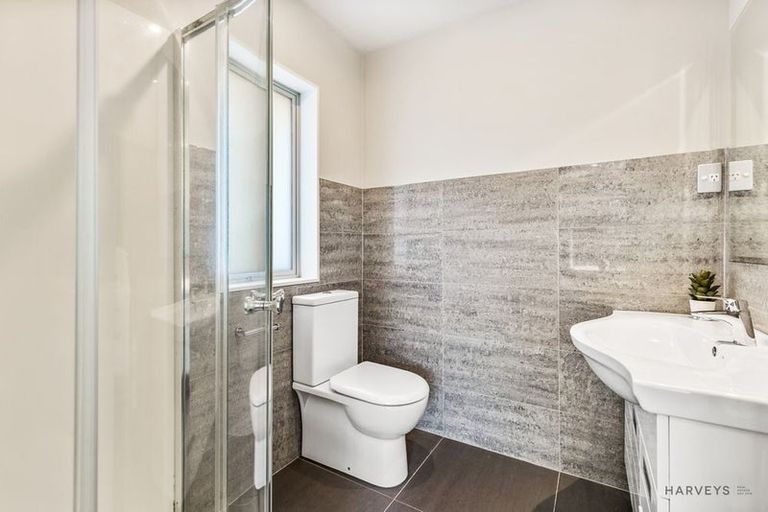 Photo of property in 75a Pleasant Road, Glen Eden, Auckland, 0602