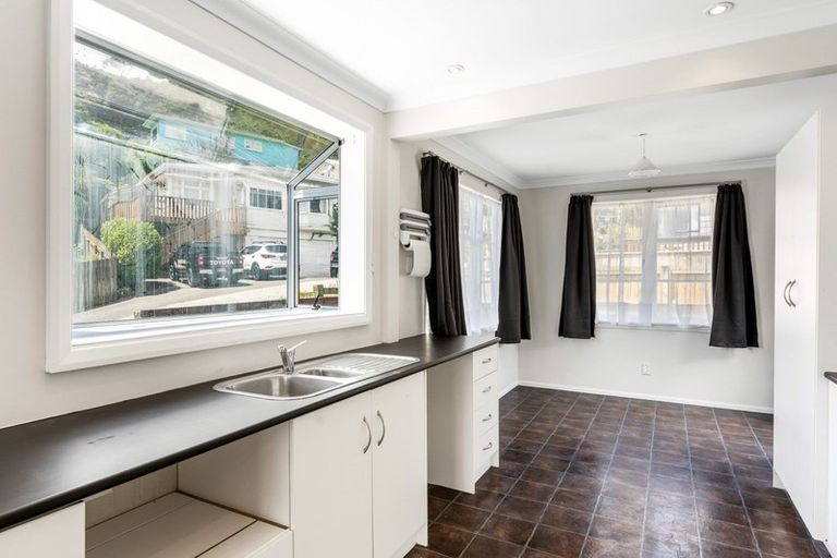 Photo of property in 33 Cleland Crescent, Naenae, Lower Hutt, 5011