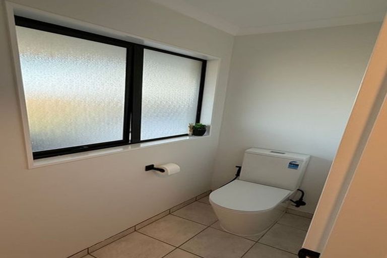 Photo of property in 21 Frederick Reece Drive, The Gardens, Auckland, 2105