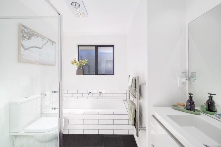 Photo of property in 15 Exeter Lane, Rolleston, 7614