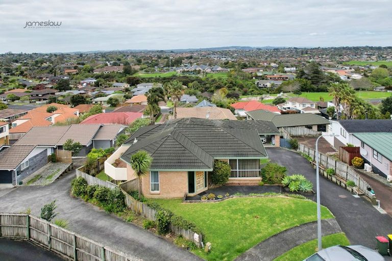 Photo of property in 1/17 Cambric Place, Botany Downs, Auckland, 2010