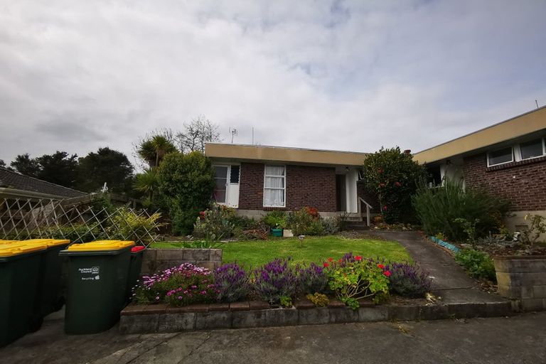 Photo of property in 3/14 Cezanne Place, New Lynn, Auckland, 0600