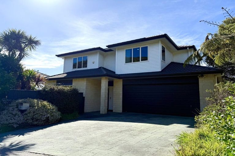 Photo of property in 211 Westchester Drive, Churton Park, Wellington, 6037