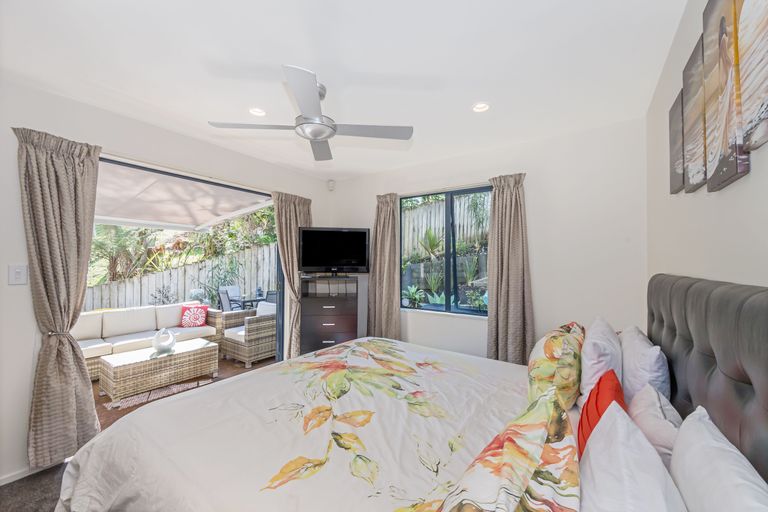 Photo of property in 18 Carento Way, Stanmore Bay, Whangaparaoa, 0932