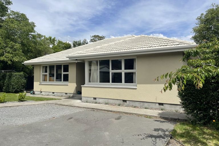 Photo of property in 190a Main North Road, Redwood, Christchurch, 8051