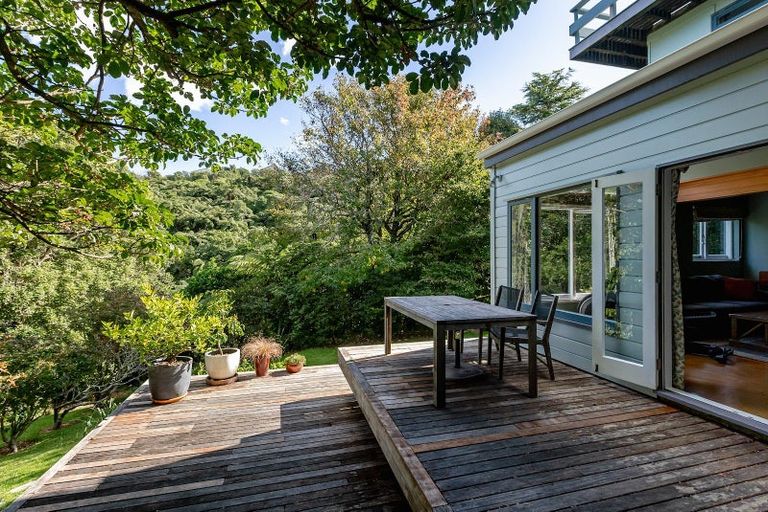 Photo of property in 8 Christina Grove, Normandale, Lower Hutt, 5010