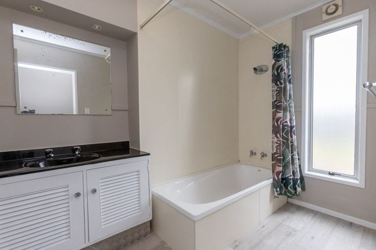 Photo of property in 28 Willoughby Street, Paeroa, 3600