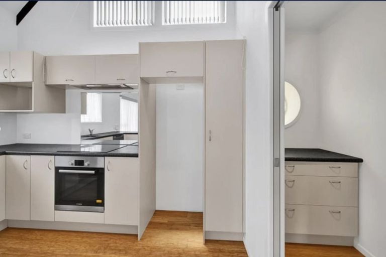 Photo of property in 13 Ambury Place, Merrilands, New Plymouth, 4312