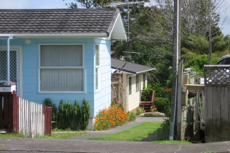 Photo of property in 2/12 Cresta Avenue, Beach Haven, Auckland, 0626