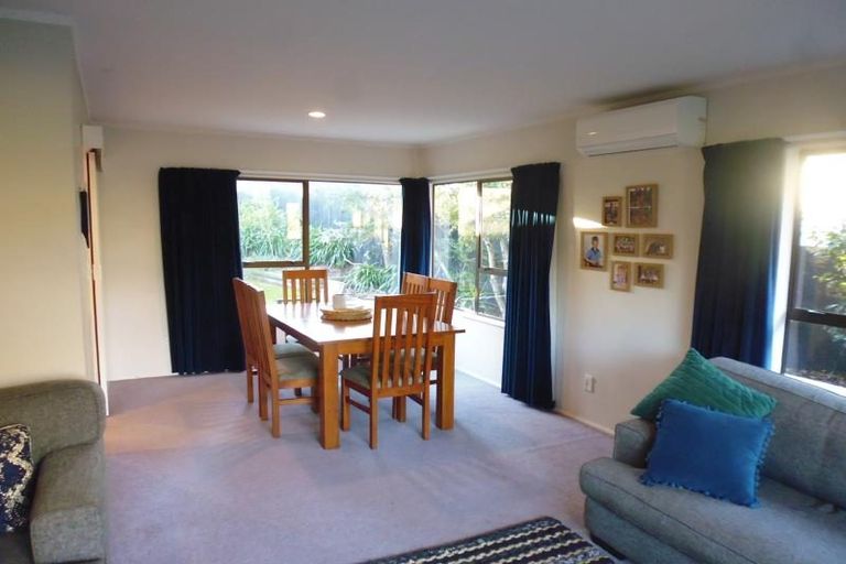 Photo of property in 6 Ross Grove, Paraparaumu, 5032