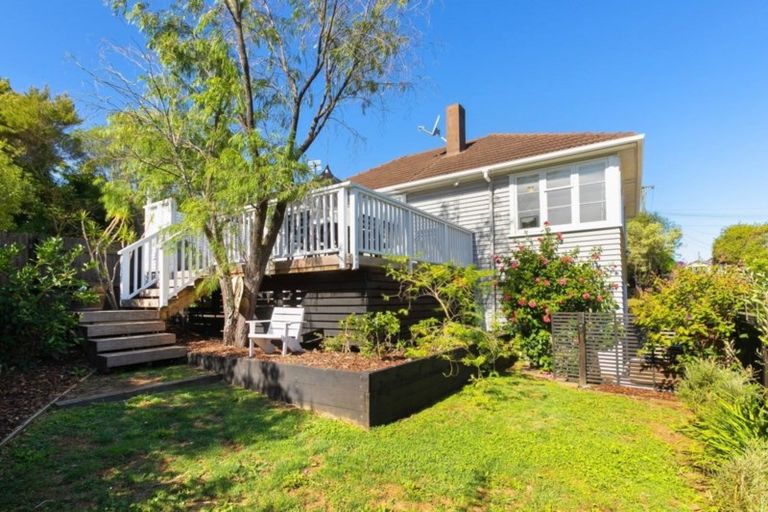 Photo of property in 3 Cadman Avenue, Waterview, Auckland, 1026