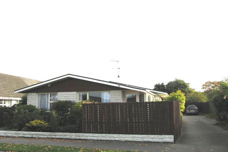 Photo of property in 2/15 Ashfield Place, Ilam, Christchurch, 8041