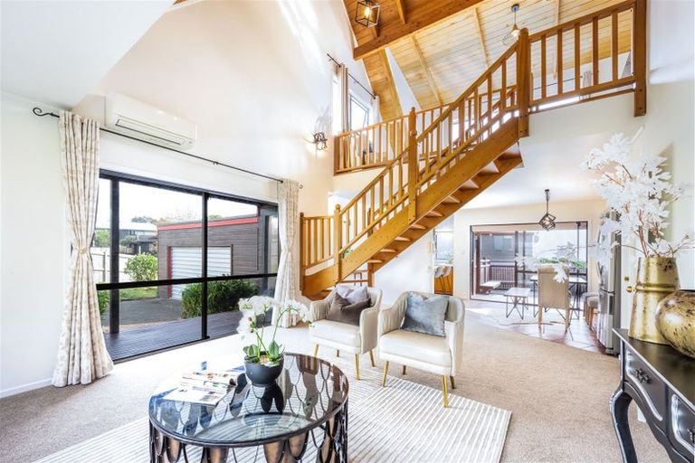 Photo of property in 17 Unsworth Drive, Unsworth Heights, Auckland, 0632