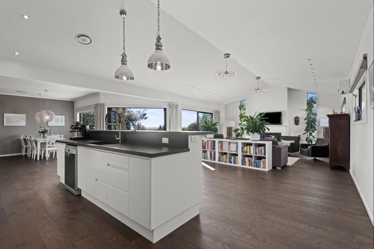 Photo of property in 69 Polson Hill Drive, Aokautere, Palmerston North, 4471