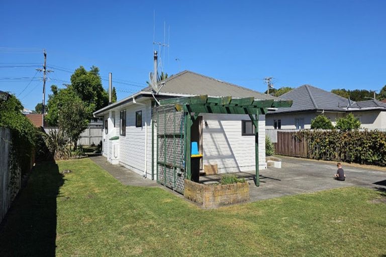 Photo of property in 43 Ngatai Road, Otumoetai, Tauranga, 3110