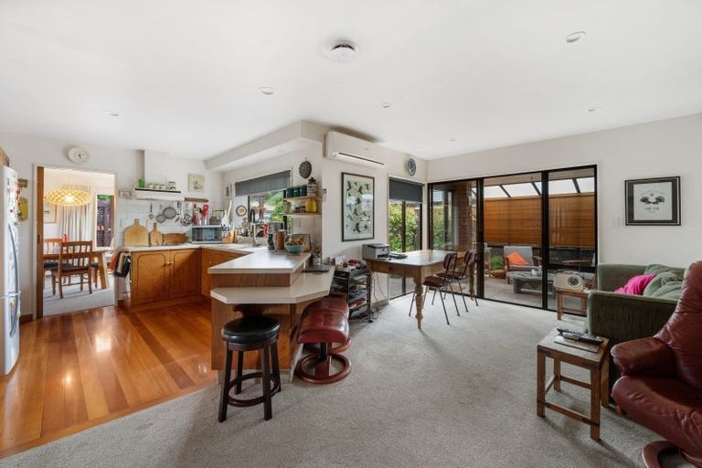 Photo of property in 2 Webb Place, Taradale, Napier, 4112