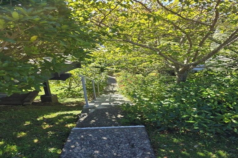 Photo of property in 24 Silverstream Road, Crofton Downs, Wellington, 6035