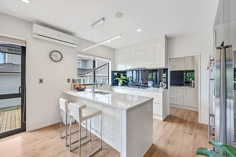 Photo of property in 13 Spyglass Street, Red Beach, 0932