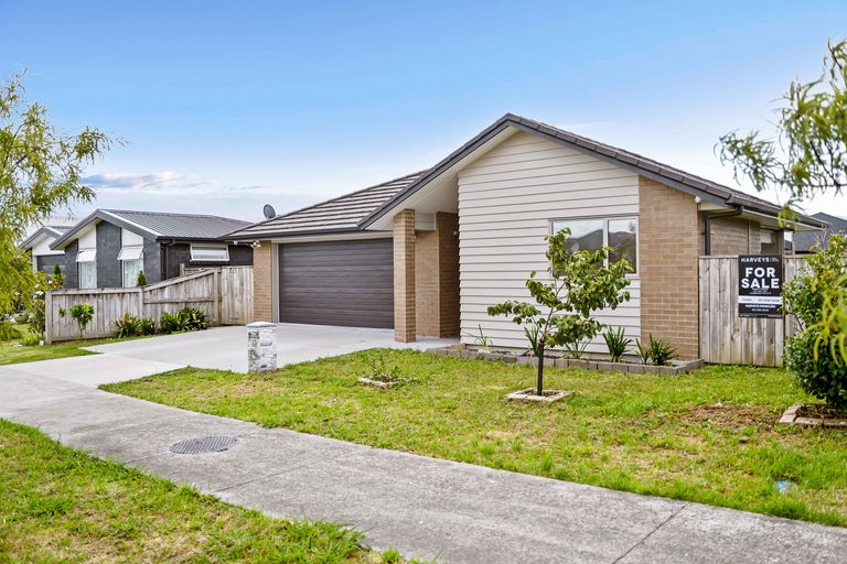 Photo of property in 22 Lamborn Drive, Papakura, 2110